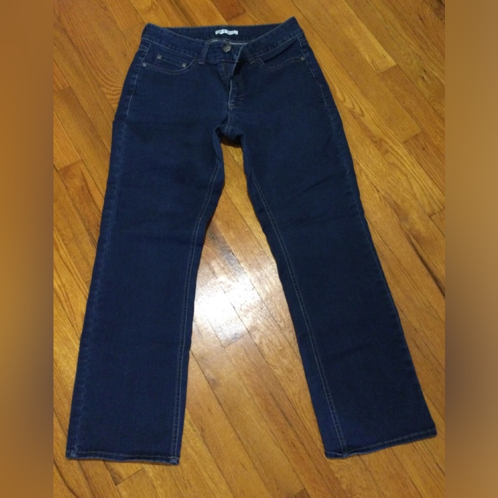 Riders by Lee Mid Rise Straight Leg Blue Jeans. Gently Worn.👖